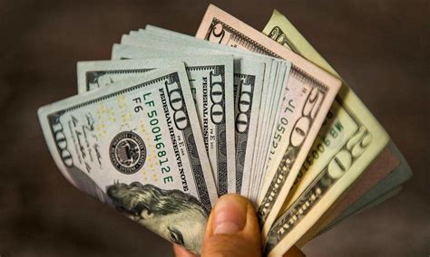 6000 دولار كم ريال سعودي.